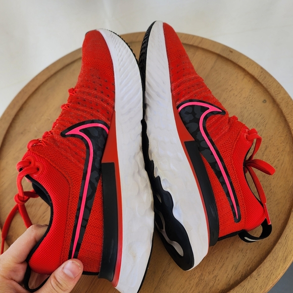 Nike React Flyknit Red Sneakers